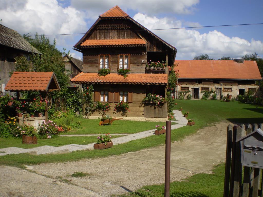 Apartments Iza Na Trem Čigoč Екстериор снимка